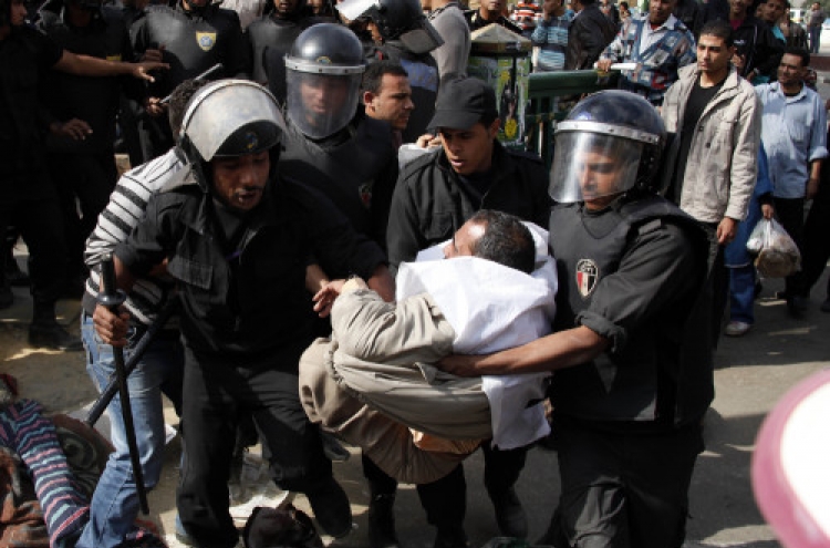 Clashes erupt ahead of Egypt vote, killing 2