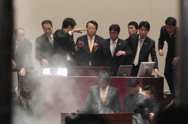 DLP lawmarker fills chamber with tear gas in protest against FTA