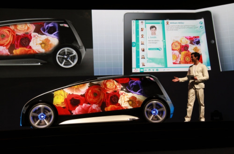 Toyota introduces high-tech concept car ahead of show