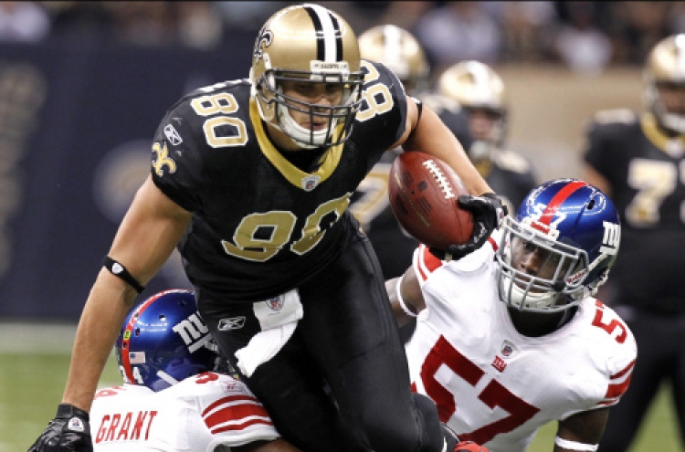 Saints demolish Giants 49-24