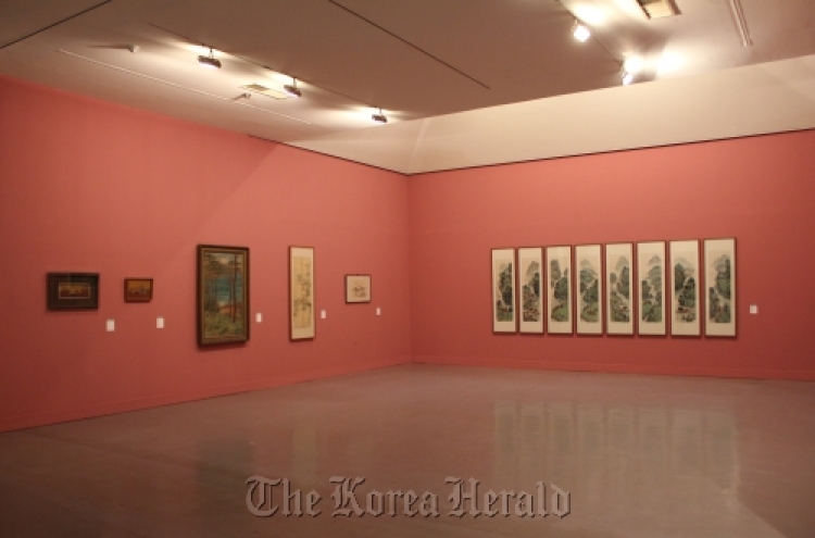 MOCA sheds light on donors