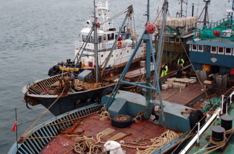 Chinese fisherman kills Korean coast guard officer