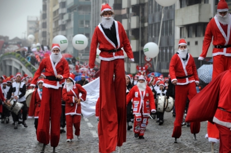 [Photo] Santa Claus parade