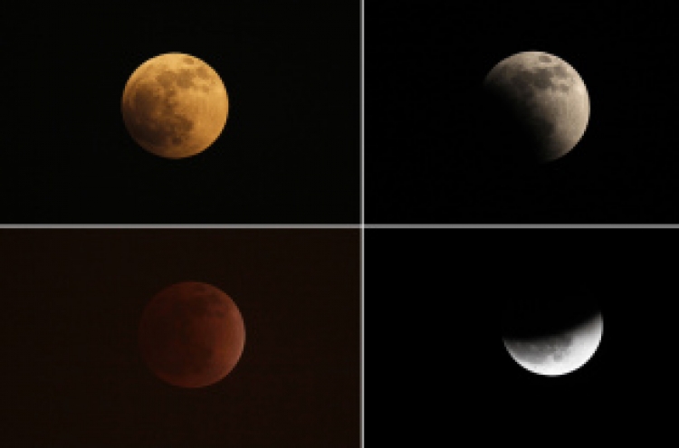 Sky-watchers get rare treat: total lunar eclipse