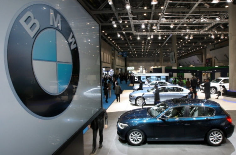 BMW grabs US luxury car crown
