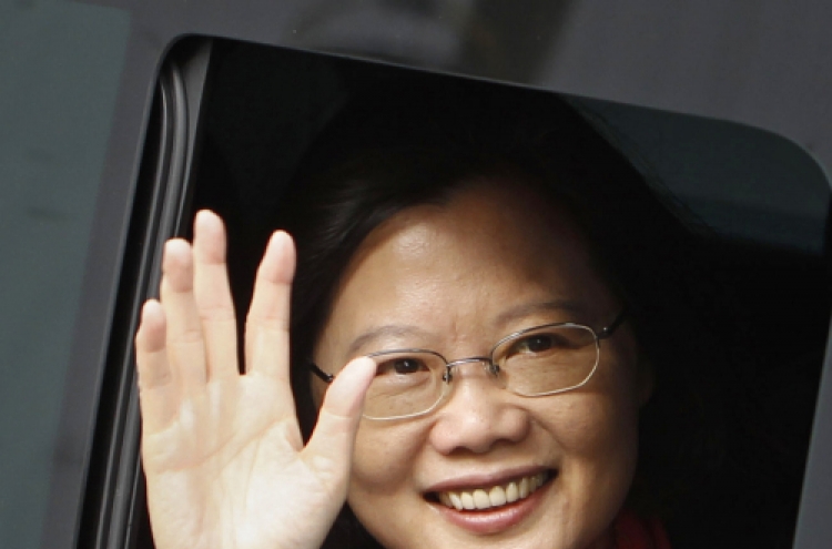 Taiwan’s Tsai seeks to be 1st woman president