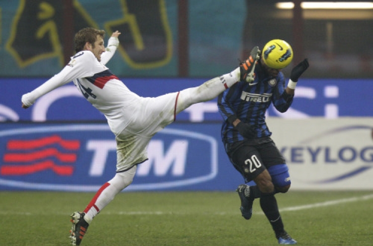 Inter cruise past Genoa second string