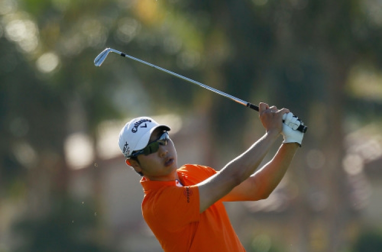 Toms, Villegas share Humana lead