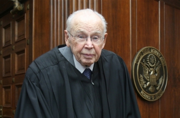 Oldest U.S. federal judge dies at 104