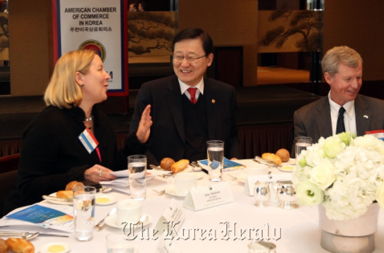 Hong vows support for small exporters to U.S.