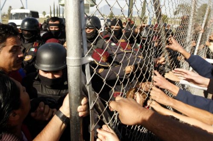 44 dead in Mexico prison riot