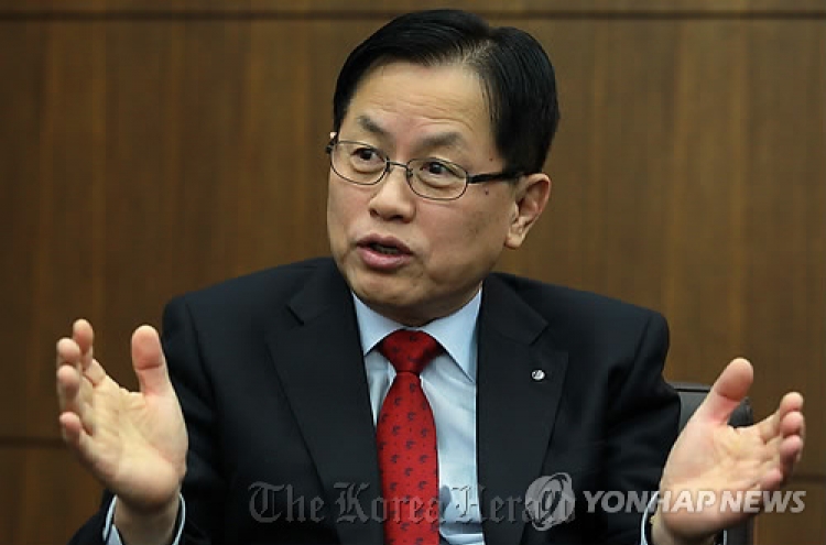 Shinhan Bank CEO sees term extended