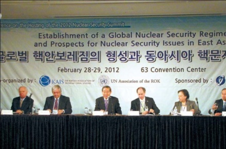 Envoys discuss nuclear summit agenda