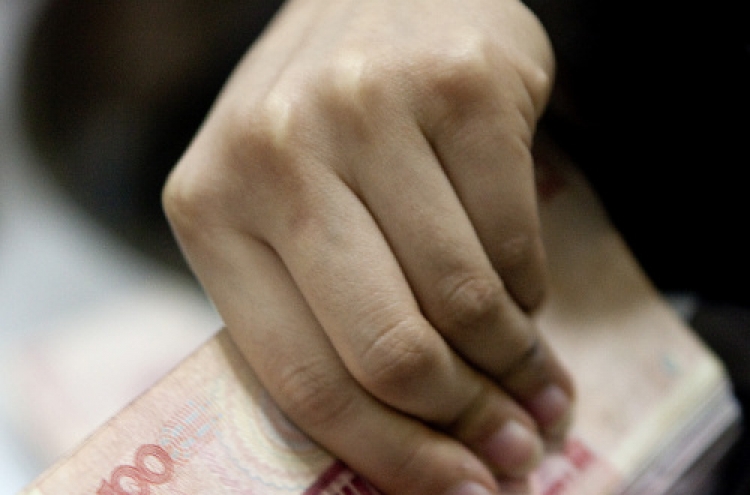 China considers expanding yuan’s trading band