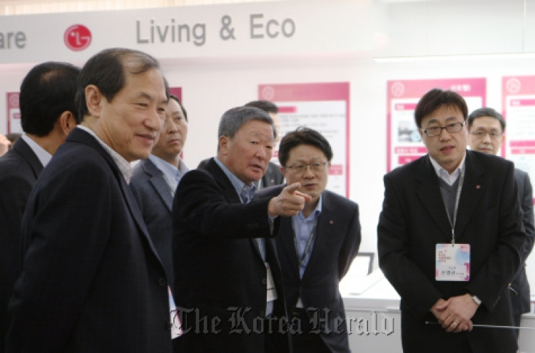 LG chairman orders faster roll-out of OLED TVs