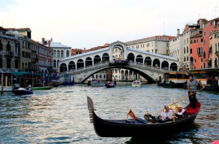 Study says Venice, Italy, still sinking