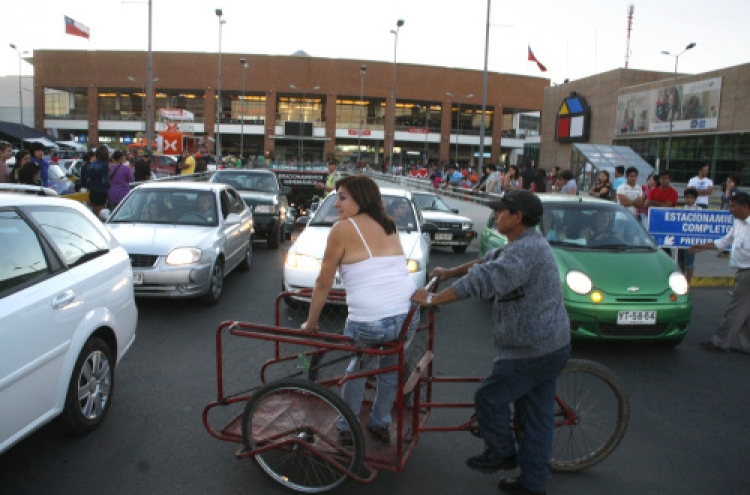 Quake hits central Chile; no reports of deaths