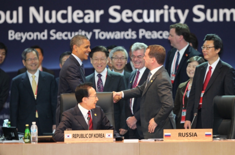 Leaders agree to seek concrete action to fight nuclear threats