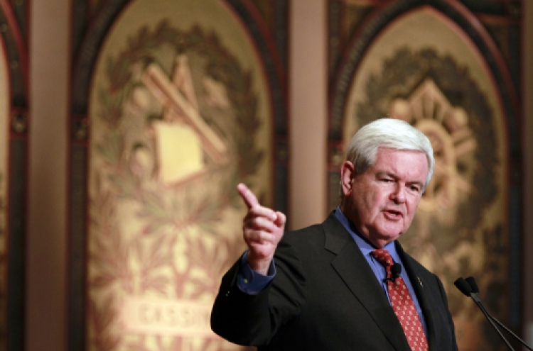 Gingrich scales back presidential campaign