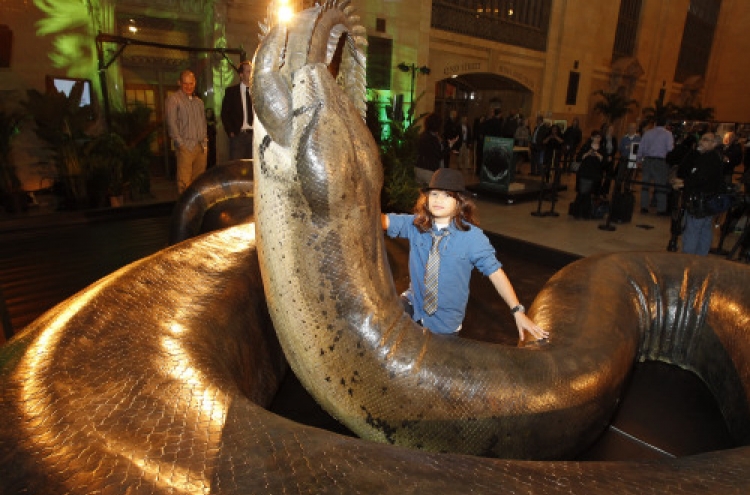 Smithsonian showcases replica of monster snake