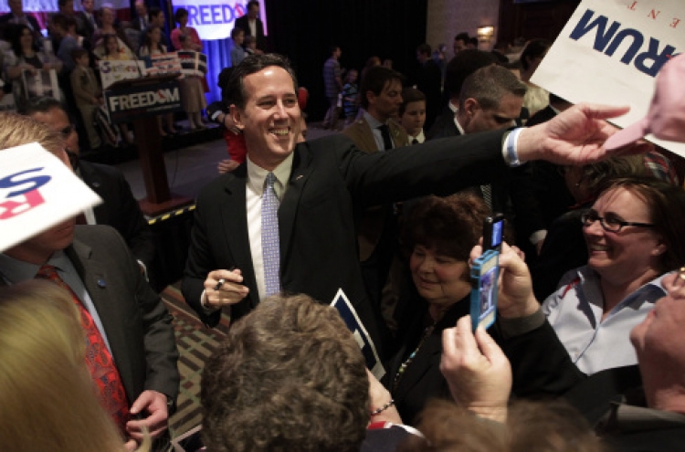 Cracks emerge in Santorum’s evangelical support