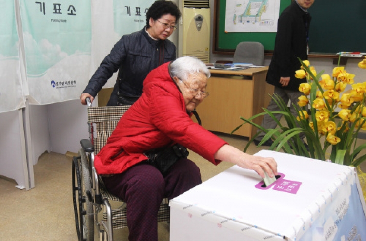 Voting begins in crucial parliamentary elections