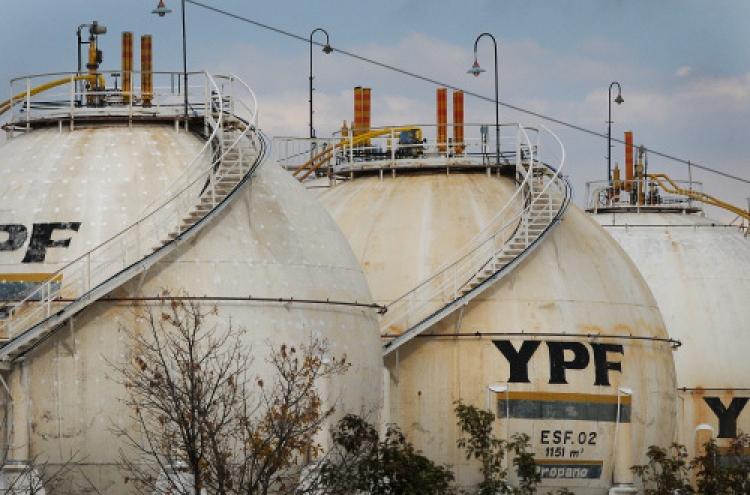 Moody’s cuts YPF over Argentina takeover