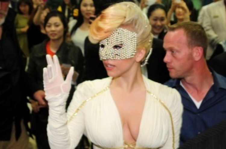 Lady Gaga stays holed up in hotel room