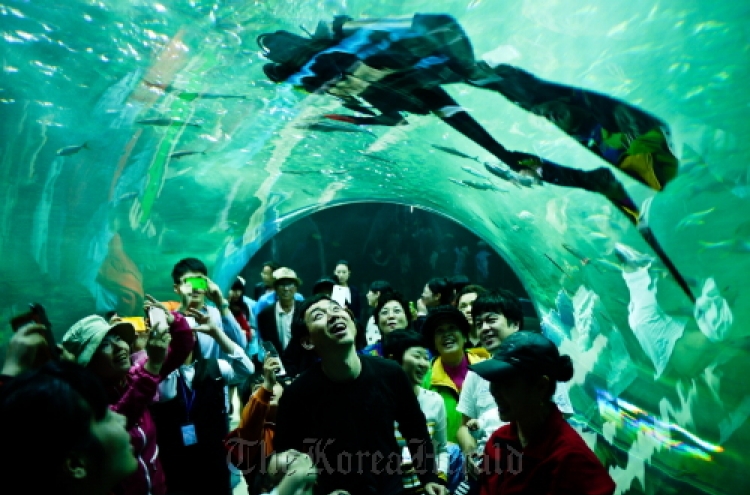 Korea’s largest aquarium opens at Yeosu Expo site