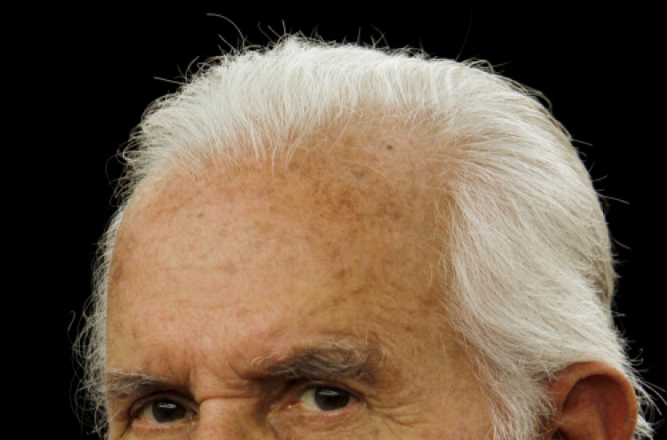 Mexican novelist Carlos Fuentes dies