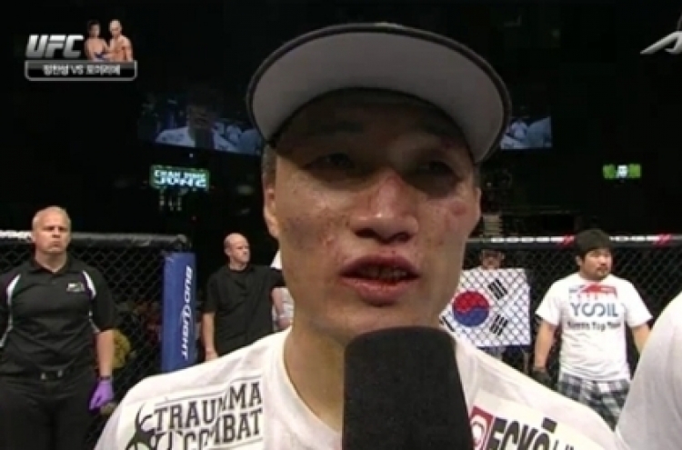 ‘Korean Zombie’ brings down Poirier