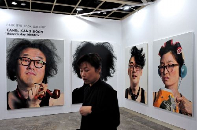 Spotlight on Asian art as Hong Kong fair opens