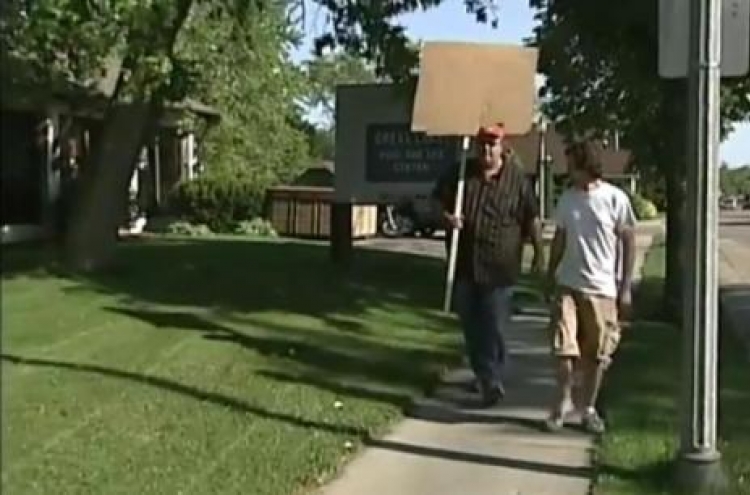 Man pickets over all-you-can-eat fish fry