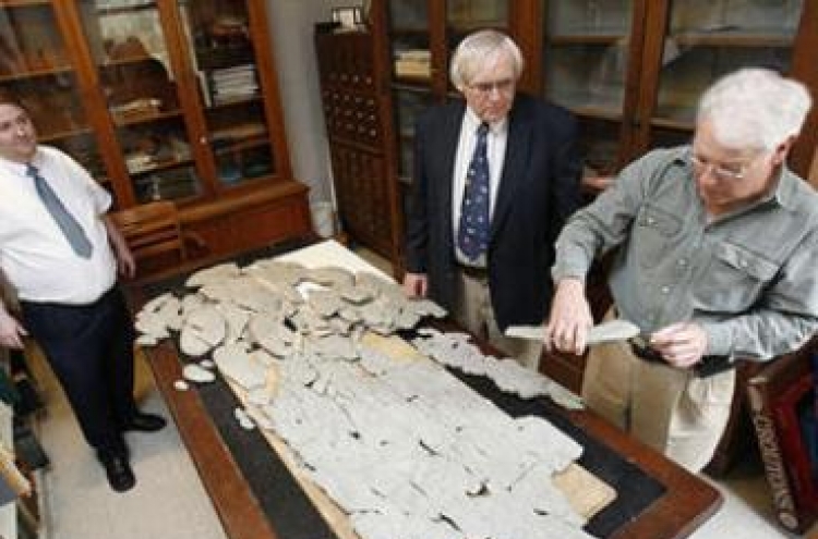 Ohio man's fossil find in Kentucky stumps experts