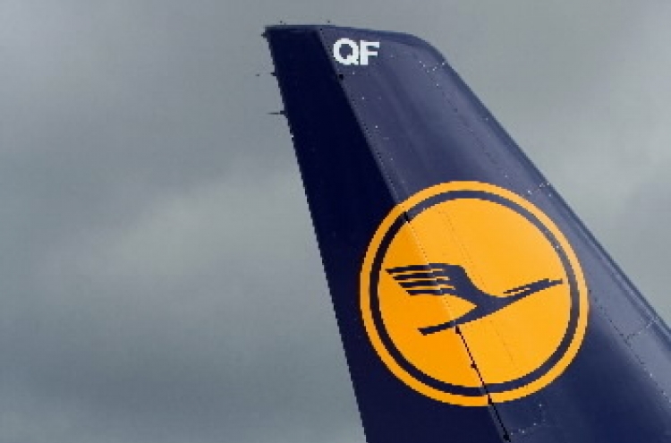 Lufthansa may slash 1,000 jobs