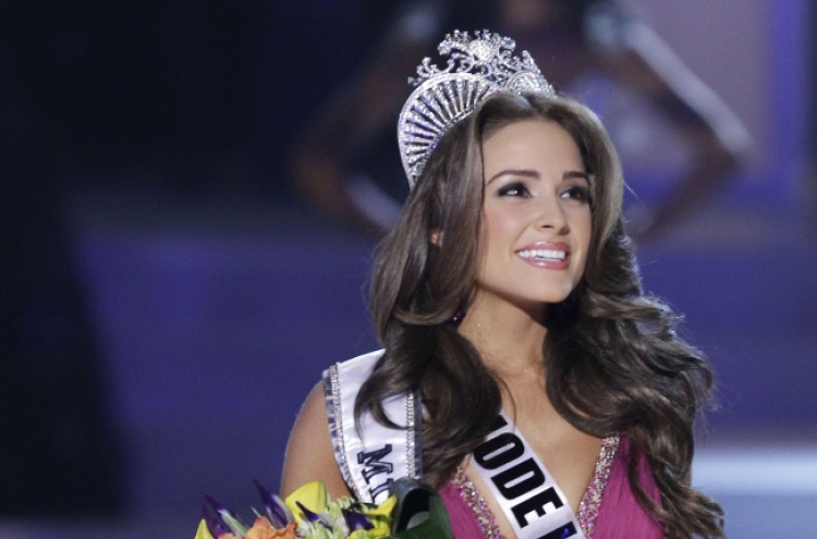 20-year-old Rhode Island cellist wins Miss USA