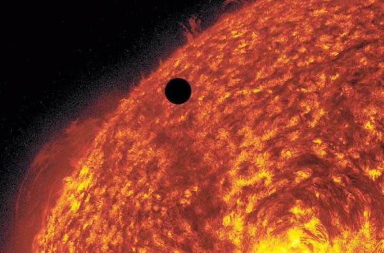 Rare Venus transit draws astronomers worldwide