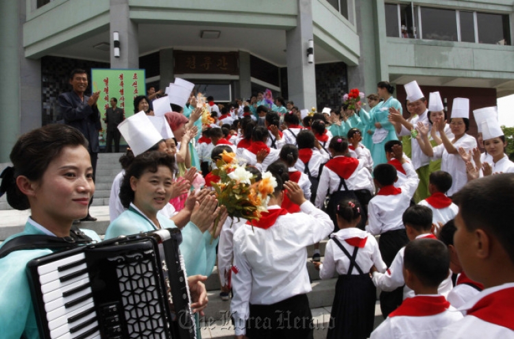 N. Korean leader stages massive children's rally