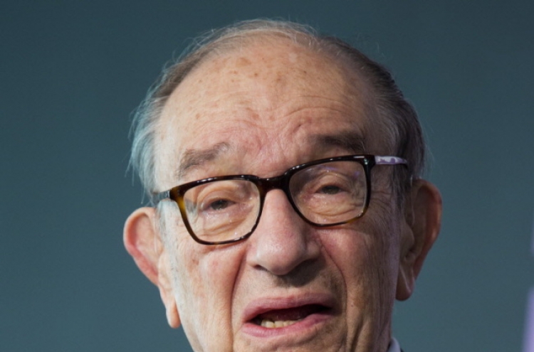 Greenspan says Europe like a ‘leaking boat’