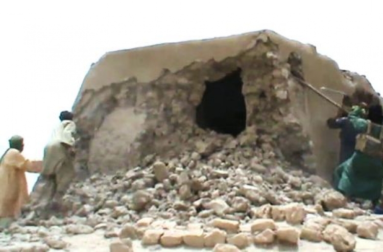 Islamists continue destroying Timbuktu heritage