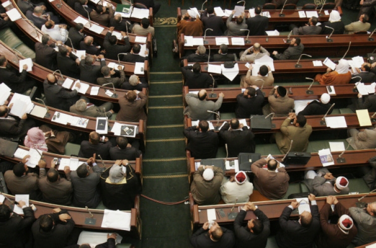 Egypt’s Morsi annuls dissolution of parliament