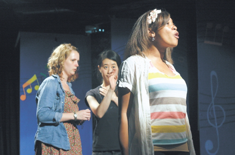 Acting troupe brings expat theater to Ulsan