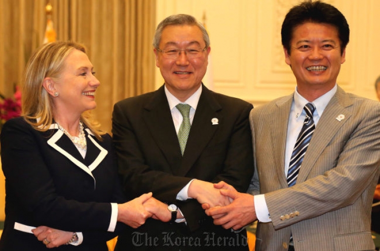 S. Korea, U.S., Japan move closer to building trilateral alliance