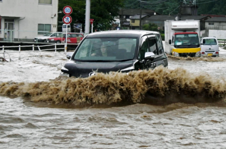 400,000 told to evacuate in Japan deluge