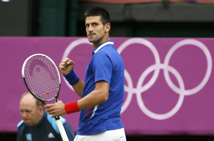 Djokovic fires warning with Roddick demolition