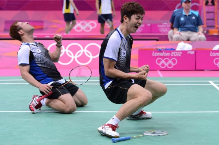 [Photo] Badminton doubles