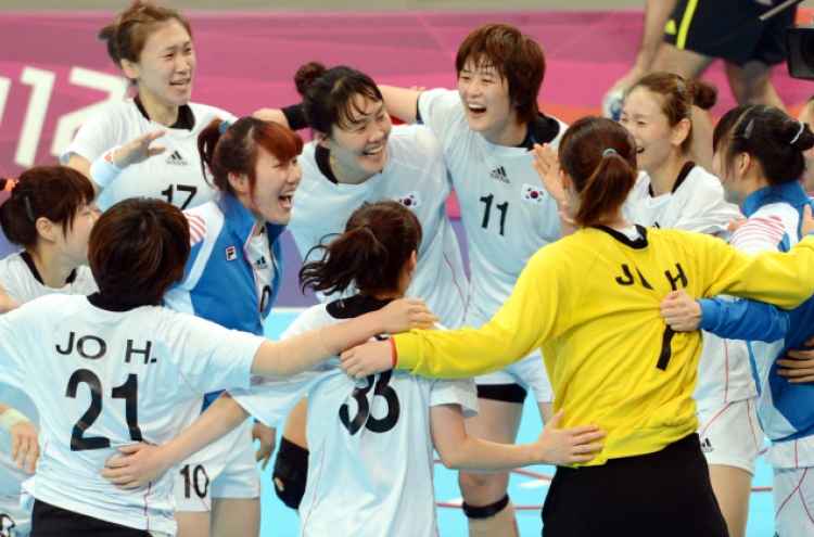Korea beats Russia to reach semis in women's handball