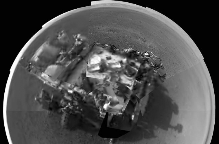 Curiosity sends back flood of new views from Mars