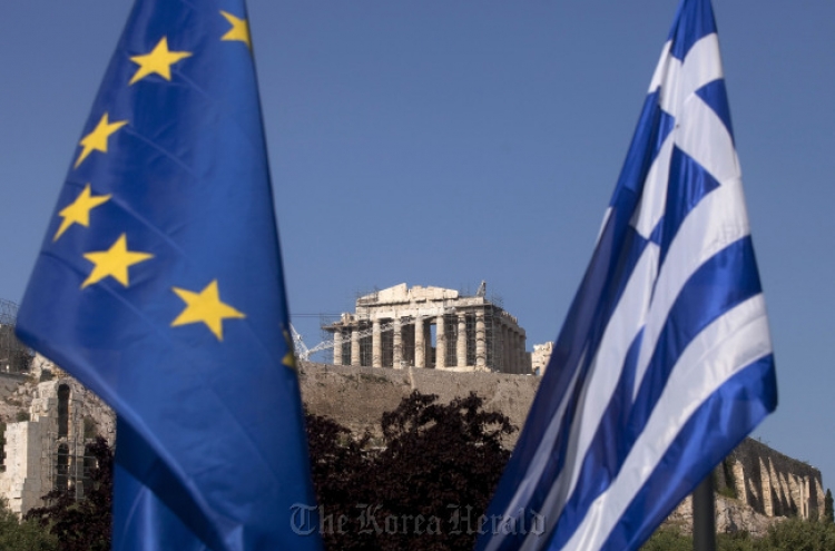 Greece aims to raise $3.8b in T-bills