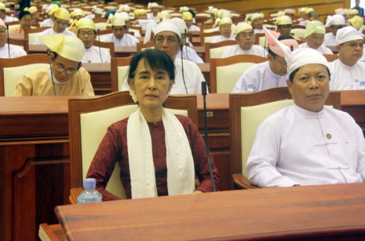 Suu Kyi meets Myanmar president